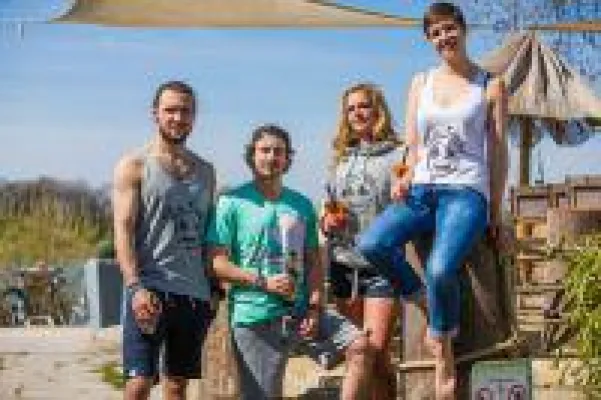 Bild: Dirty Beaches Fashion & Accessoires ist Online - Life is better at the Beach!