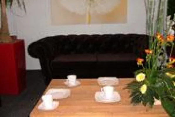 Bild: Design-Möbel richtig vermarkten - Investition in Werbung zahlt sich aus