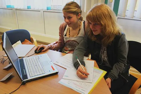 Bild: Mädchen an die Rechner: Zehnter Girls‘ Day bei imbus