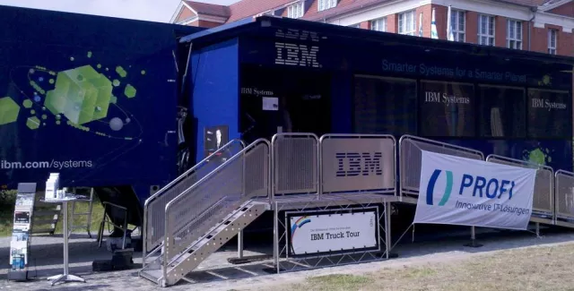 Bild: IBM Truck auf dem Campus der Hochschule Wildau