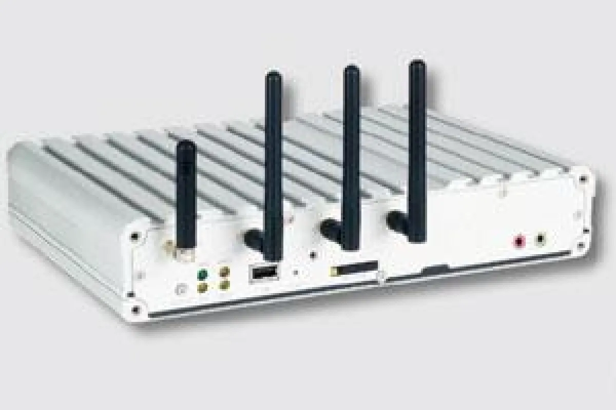 Der VTC 6100 als platzsparender Vehicle-PC