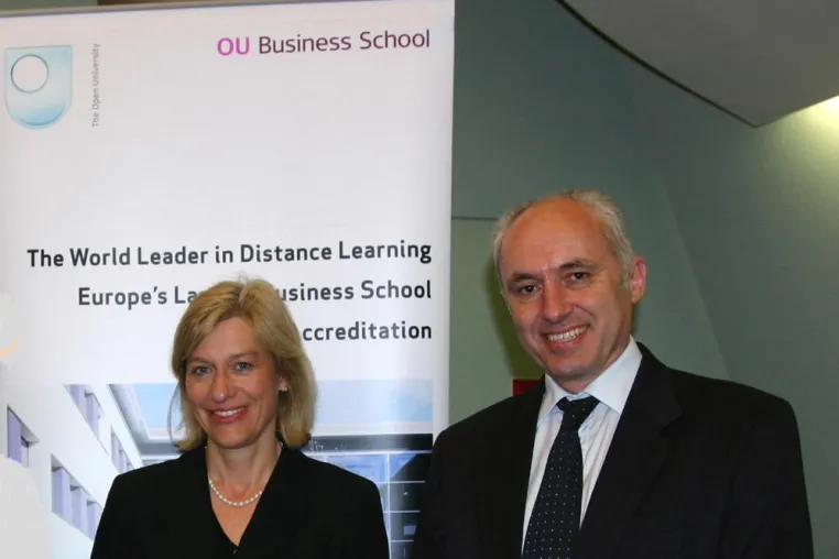 Open University Business School auf Tour in München für MBA-Interessierte auf der QS World-Messe Bild: Open University Business School auf Tour in München für MBA-Interessierte auf der QS World-Messe