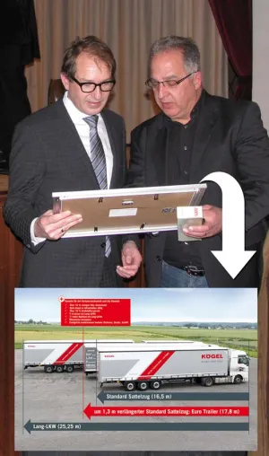 Bild: Bundesverkehrsminister Dobrindt lässt sich von Kögel über verlängerte Auflieger informieren