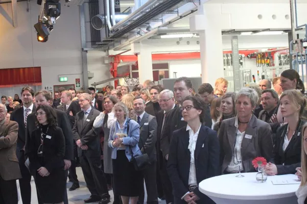 Bild: Metoba: Neue Halle mit Jahresempfang eingeweiht