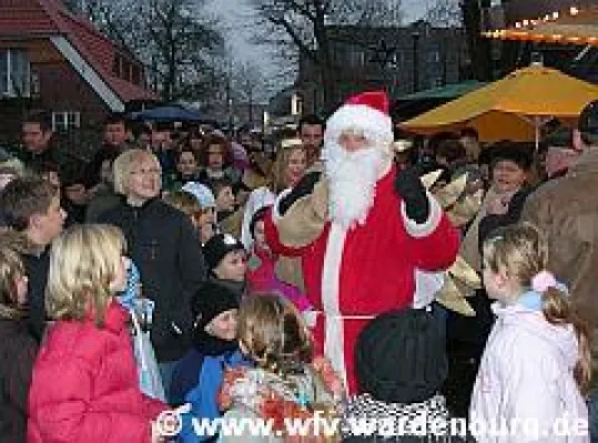 Bild: Wardenburger Weihnachtsmarkt am 1. Adventwochenende (LK Oldenburg / Niedersachsen)