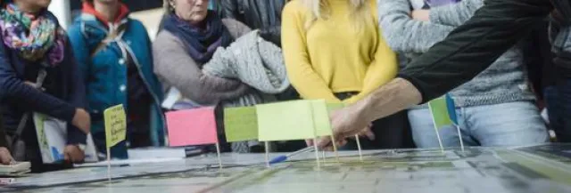 Bild: Präsentation finale Entwürfe und Prüfung durch die Bürger*innen im Beteiligungsverfahren „Spreehafenviertel“