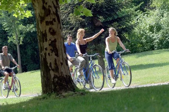 In Bad Waltersdorf zieht der Frühling früher ein Bild: In Bad Waltersdorf zieht der Frühling früher ein