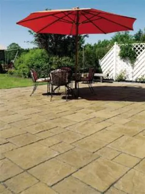 Bild: Limitierte Terrassenplatten „Siento Roussillion“ bringen den Süden Frankreichs auf die Terrasse