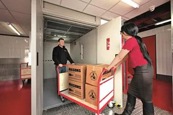 Bild: Logistische Helfer für Mietlager (Self Storages)