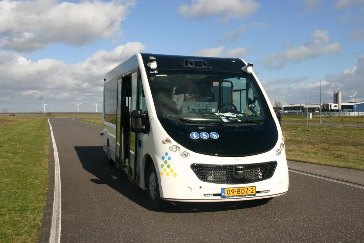 Der „Mission-Bus“ wird im März auf der Aldenhovener Rennstrecke getestet. (Foto: I-AT))