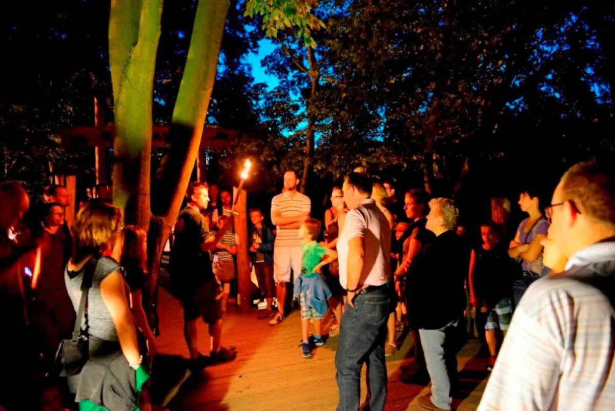 Kostenlose Führungen durch den abendlichen Zoo bei den Dschungelnächten 2016.