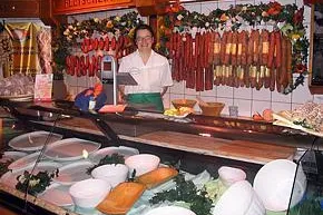 Wurstspezialitäten und Biofleisch aus eigener Hausschlachtung Bild: Wurstspezialitäten und Biofleisch aus eigener Hausschlachtung