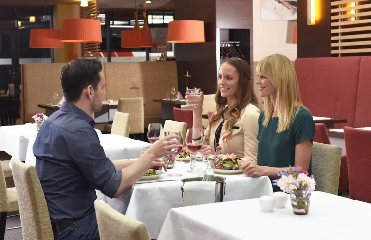 Bild: „Mineralwasser-Small-Talk“ im Restaurant: Spritzige Fakten für einen unterhaltsamen Abend