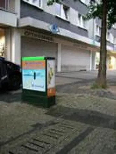 Bild: Problem der Wildplakatierung und Graffiti- Verschmutzung auf Stromverteiler gelöst