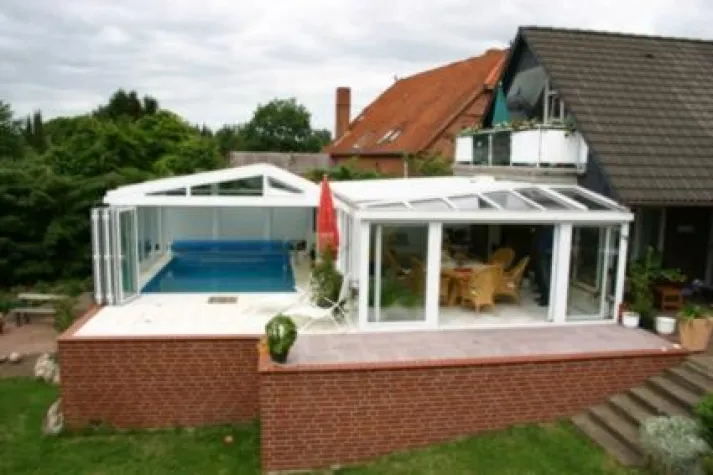 Bild: Das Fundament und der Bodenbelag im Wintergarten