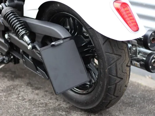 Bild: Seitlicher Kennzeichenhalter - jetzt auch für die Indian Scout