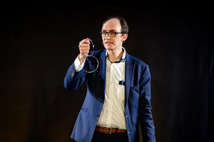 Bild: Gute Führung in 4 Minuten auf den Punkt gebracht. Ingenieur sichert sich Excellence Speaker Award- Weltrekord!