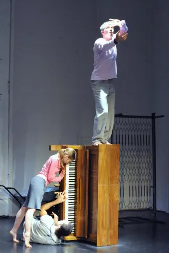 „Blütenmondnacht - Der Unvollendenich“ - Modernes Tanztheater zu Schumann - Premiere in Leipzig 12. September Bild: „Blütenmondnacht - Der Unvollendenich“ - Modernes Tanztheater zu Schumann - Premiere in Leipzig 12. September