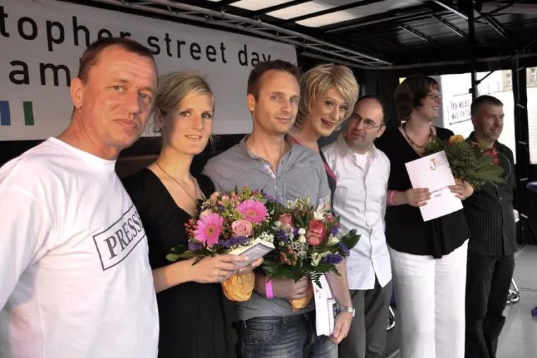 Felix-Rexhausen-Preis 2009 für lesbisch-schwule Beiträge in SWR2 und Welt am Sonntag Bild: Felix-Rexhausen-Preis 2009 für lesbisch-schwule Beiträge in SWR2 und Welt am Sonntag