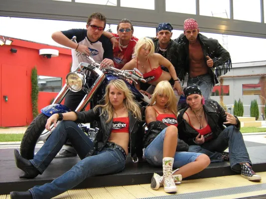 Bild: Big Brother versteigert Harley Davidson