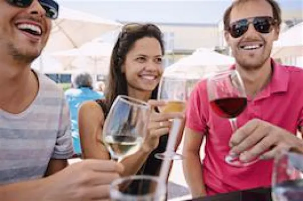 Bild: Größte Open-Air-Weinbar kommt wieder: Rioja auf dem Museumsuferfest in Frankfurt und den Hamburg Cruise Days