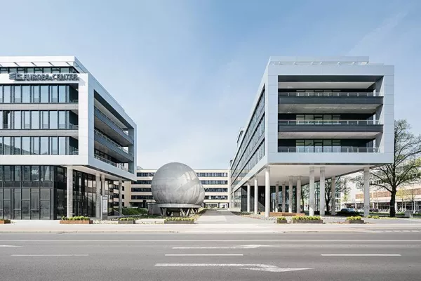 Bild: BWI zieht ins EUROPA-CENTER Adlerduo in Berlin Adlershof