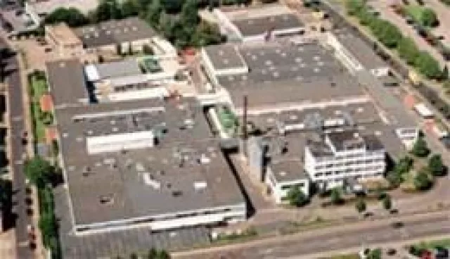 Bild: Cinram Printing Plant Alsdorf: Softproof mit SMARtt bei der Erstellung von Verpackung, Hüllen und Booklets