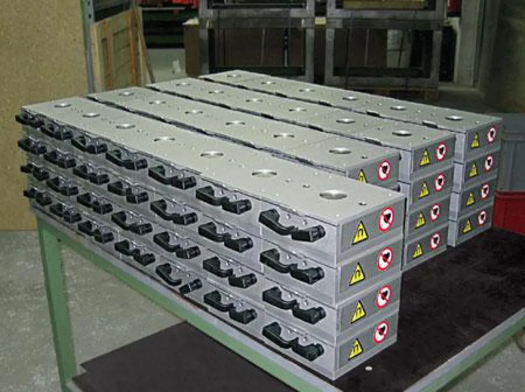 Bereit, ferromagnetische Metallteilchen zu separieren. Ein Teil der SAFEMAG Magnetsysteme vor der Auslieferung. (Foto: S+S)
