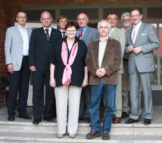 Baubeginn in Halbe – Brandenburg und Volksbund errichten Bildungsstätte Bild: Baubeginn in Halbe – Brandenburg und Volksbund errichten Bildungsstätte