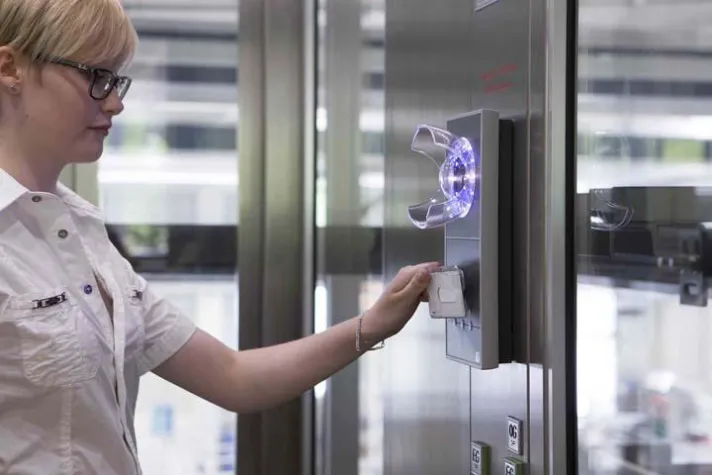 Bild: PCS Zutrittskontrolle erhält Zertifizierung für das Kone Access Control Interface zur Aufzugsteuerung.