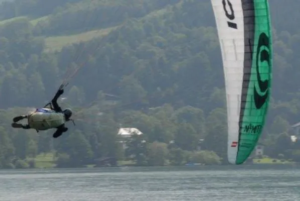 Die weltbesten 'Acroflieger' auf der Jagd nach dem Cup / 'Paranoia Acrobatixx' in Zell am See-Kaprun Bild: Die weltbesten 'Acroflieger' auf der Jagd nach dem Cup / 'Paranoia Acrobatixx' in Zell am See-Kaprun
