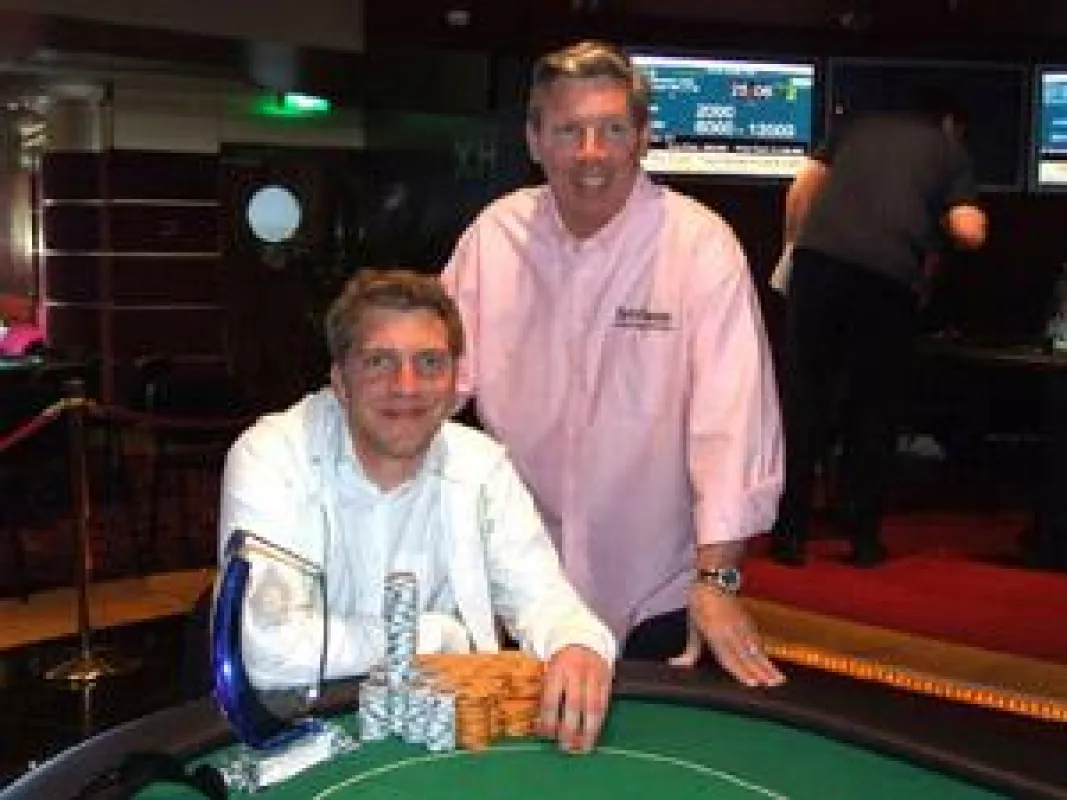 Million Cruise Gewinner Alexander Jung mit Pokerlegende Mike Sexton