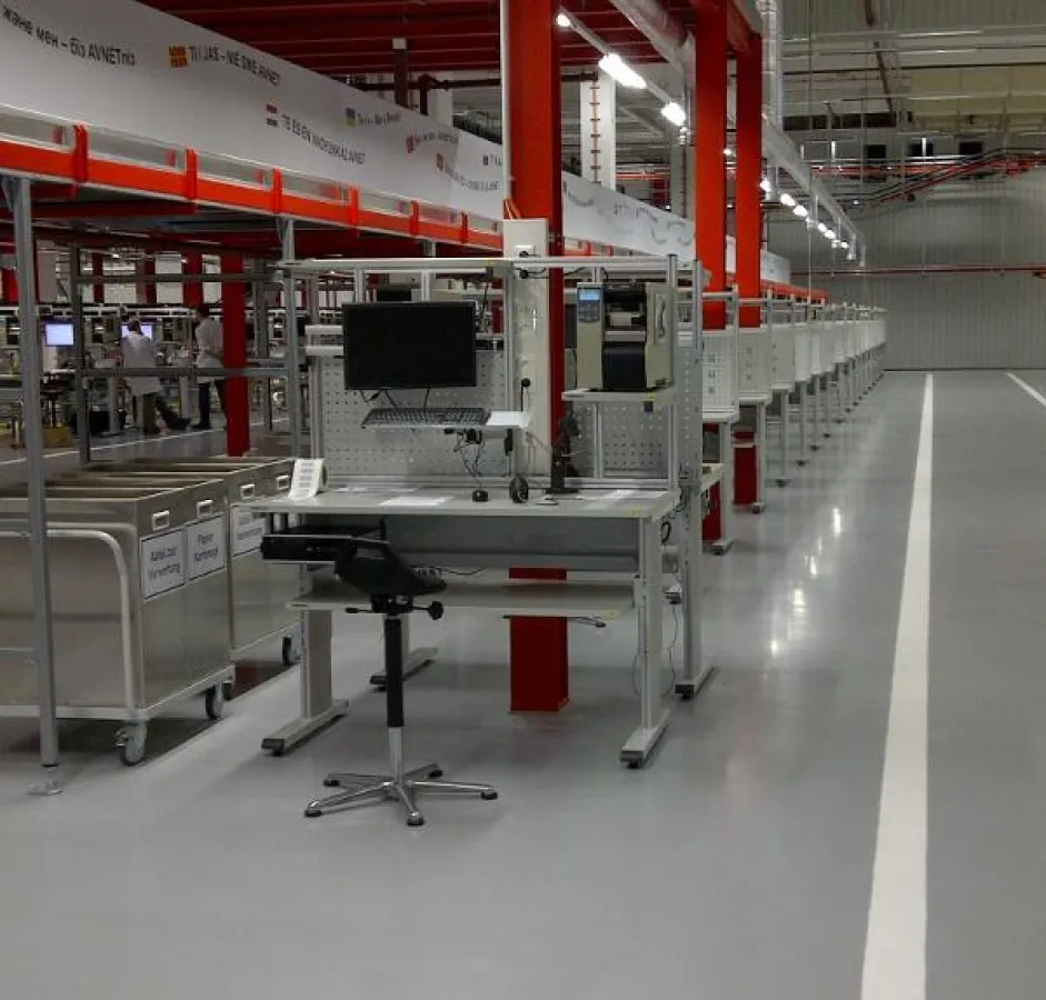 Insgesamt 424 Arbeitstische für eine Fläche von 25.000 m2