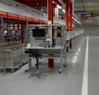 Treston rüstet bei Avnet Logistics 25.000 Quadratmeter mit Arbeitsplätzen aus Bild: Treston rüstet bei Avnet Logistics 25.000 Quadratmeter mit Arbeitsplätzen aus