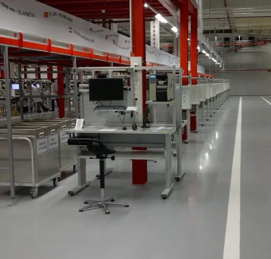 Bild: Treston rüstet bei Avnet Logistics 25.000 Quadratmeter mit Arbeitsplätzen aus