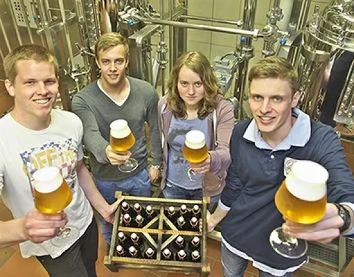 Bild: Brauer und Mälzer: Mit dem „Gesellensud“ endet der Theorieteil der Ausbildung