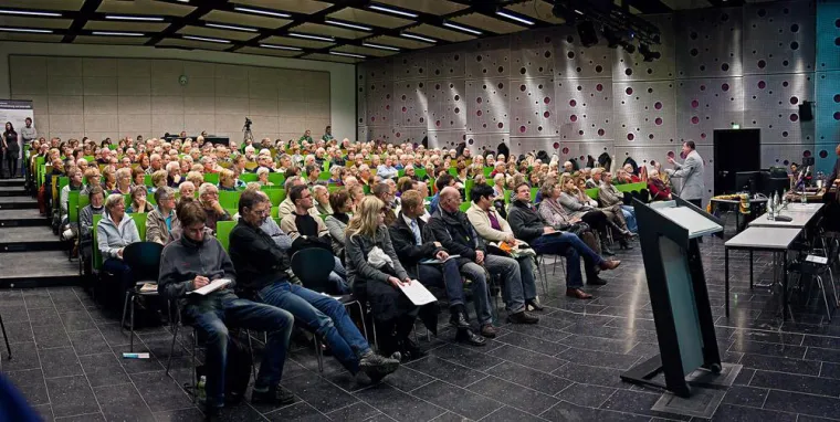 Bild: Experten-Team informierte in der GenerationenHochschule über die Volkskrankheit Sucht