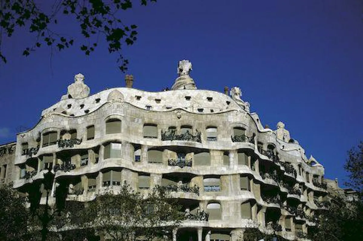 Barcelona La Pedrera Turisme de Barcelona L Bertran