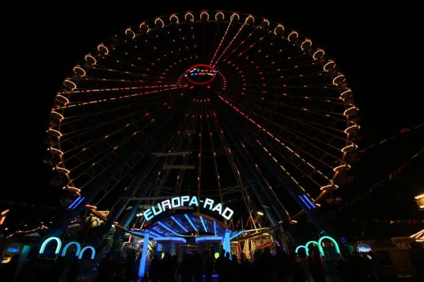 Schnick-Schnack-Systems stattet Riesenrad aus Bild: Schnick-Schnack-Systems stattet Riesenrad aus