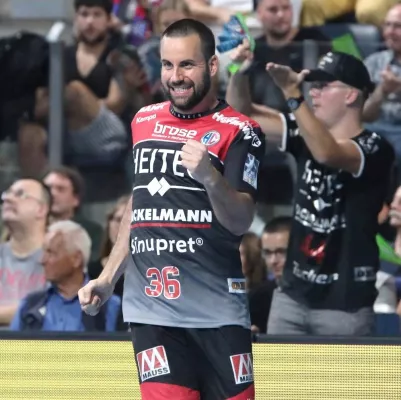 Bild: HC Erlangen und Florian von Gruchalla verlängern Vertrag