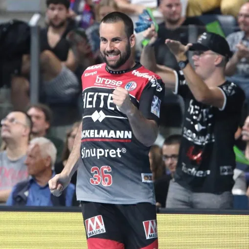 Bild: HC Erlangen und Florian von Gruchalla verlängern Vertrag