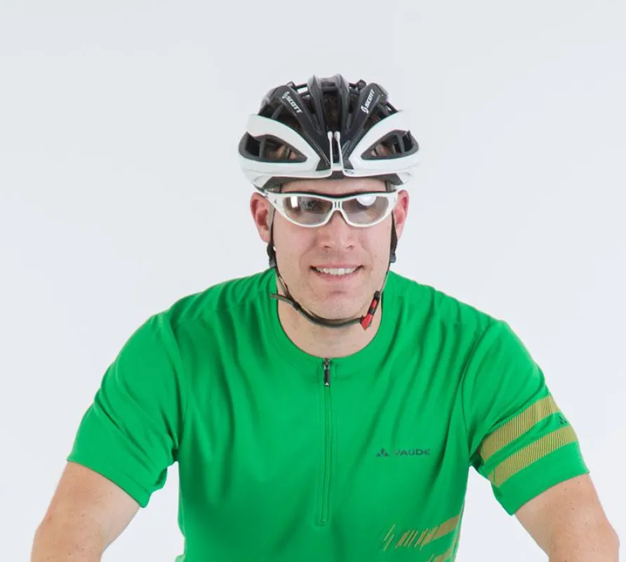 Mountainbiker mit Helm © Fahrrad & Gesundheit/ Foto-Box