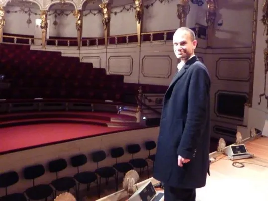 MIT HANDY-CHANSON ZUM ERFOLG - Christoph Sauer gewinnt dritten Preis beim "Potsdamer Chansonfestival 2010" Bild: MIT HANDY-CHANSON ZUM ERFOLG - Christoph Sauer gewinnt dritten Preis beim "Potsdamer Chansonfestival 2010"