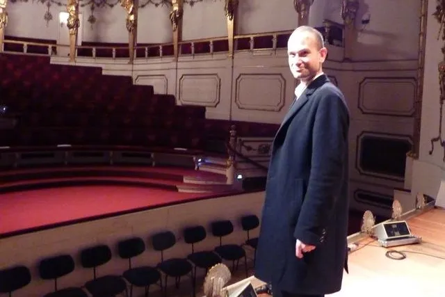 MIT HANDY-CHANSON ZUM ERFOLG - Christoph Sauer gewinnt dritten Preis beim "Potsdamer Chansonfestival 2010" Bild: MIT HANDY-CHANSON ZUM ERFOLG - Christoph Sauer gewinnt dritten Preis beim "Potsdamer Chansonfestival 2010"