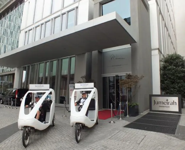 Velotaxi zur Alten Oper – mit Jumeirah umweltfreundlich durch Frankfurt Bild: Velotaxi zur Alten Oper – mit Jumeirah umweltfreundlich durch Frankfurt