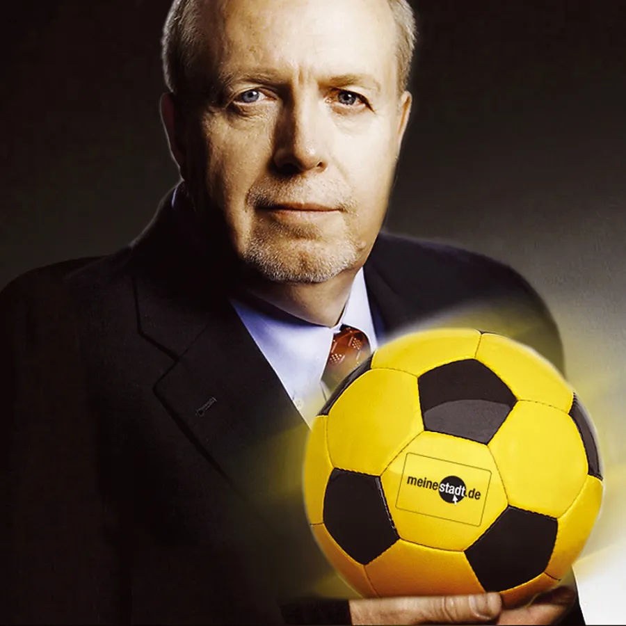 Reiner Calmund präsentiert den WM-Channel von meinestadt.de.