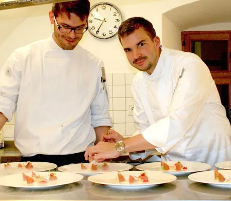 Nach Umzug: Camers Schlossrestaurant in Schlossräumen neu eröffnet Bild: Nach Umzug: Camers Schlossrestaurant in Schlossräumen neu eröffnet