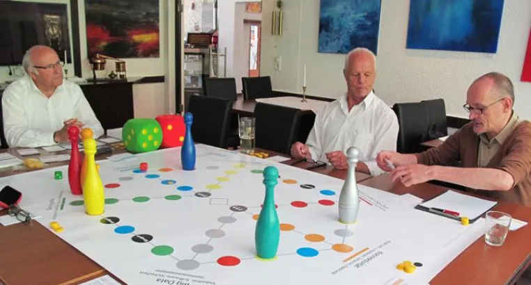 Bild: Analoges Brettspiel macht Industrie 4.0 greifbar