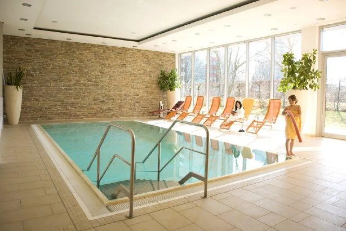Der Pool des MitscherlichSpa, Foto: WOHNHEIM GmbH