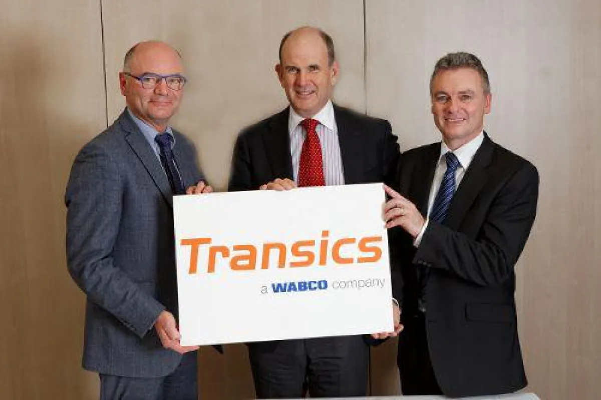 (v. l. n. r.) Walter Mastelinck, CEO und Gründer der Transics International N. V.; Jacques Esculier